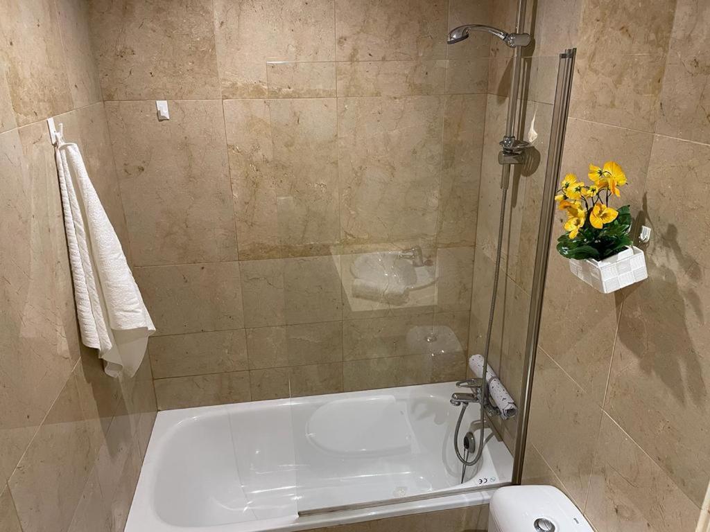 Beach Apartment In La Duquesa Marina Castillo de Sabinillas المظهر الخارجي الصورة