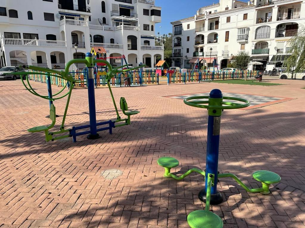 Beach Apartment In La Duquesa Marina Castillo de Sabinillas المظهر الخارجي الصورة